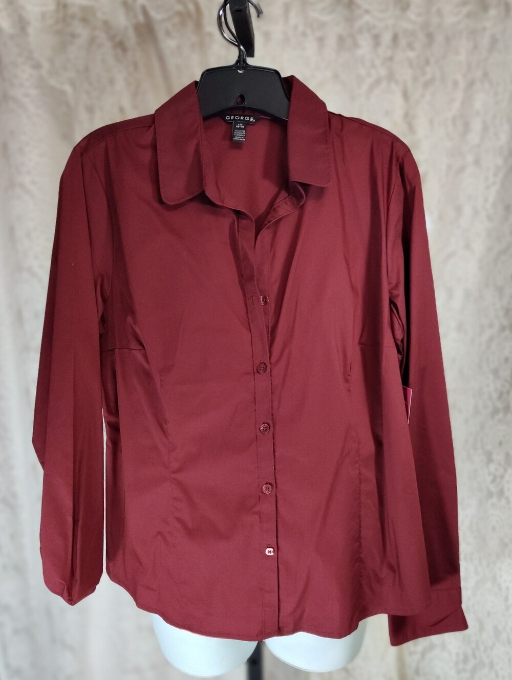 George Women's Long-Sleeve Button-Up Shirt in Wine